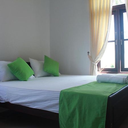 Queens Airport Residence Negombo Ngoại thất bức ảnh