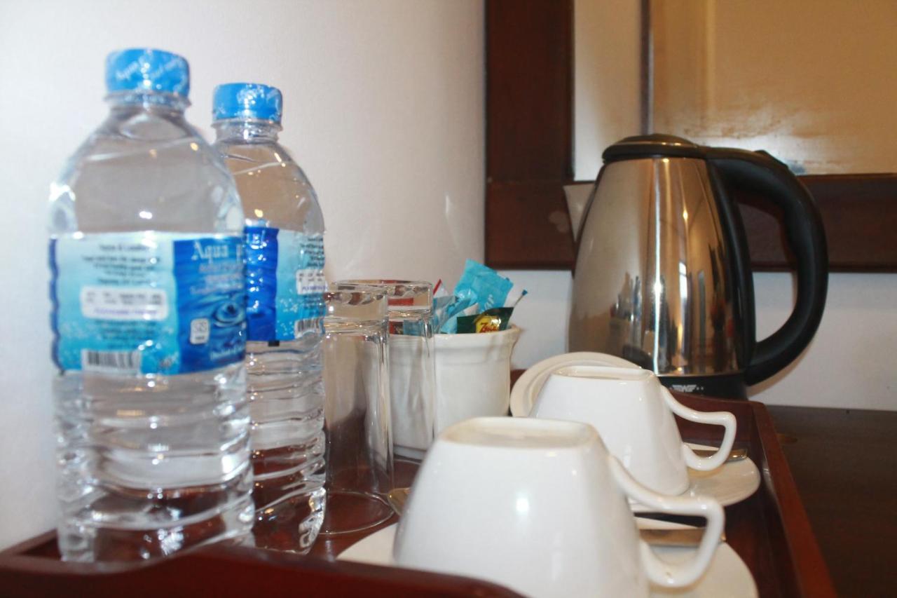 Queens Airport Residence Negombo Ngoại thất bức ảnh