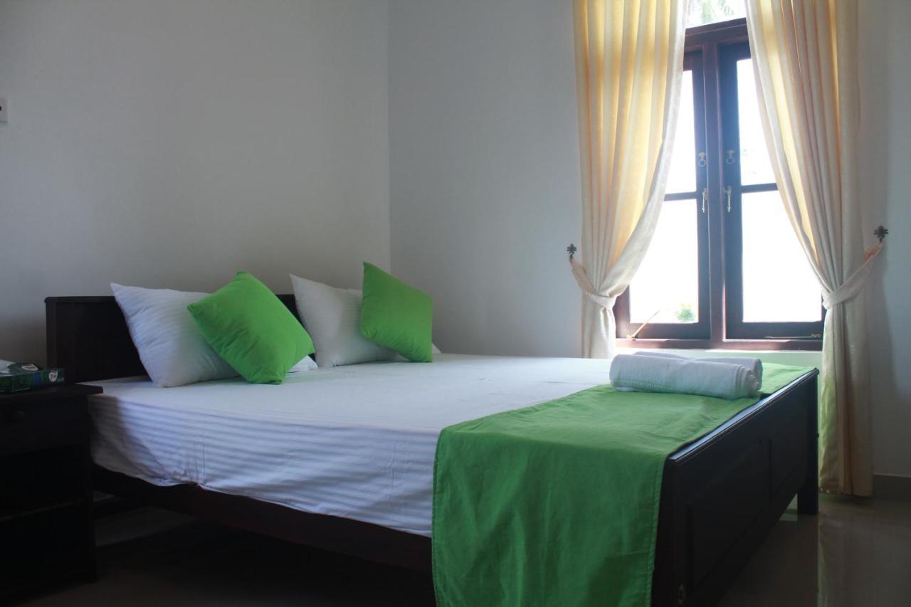 Queens Airport Residence Negombo Ngoại thất bức ảnh