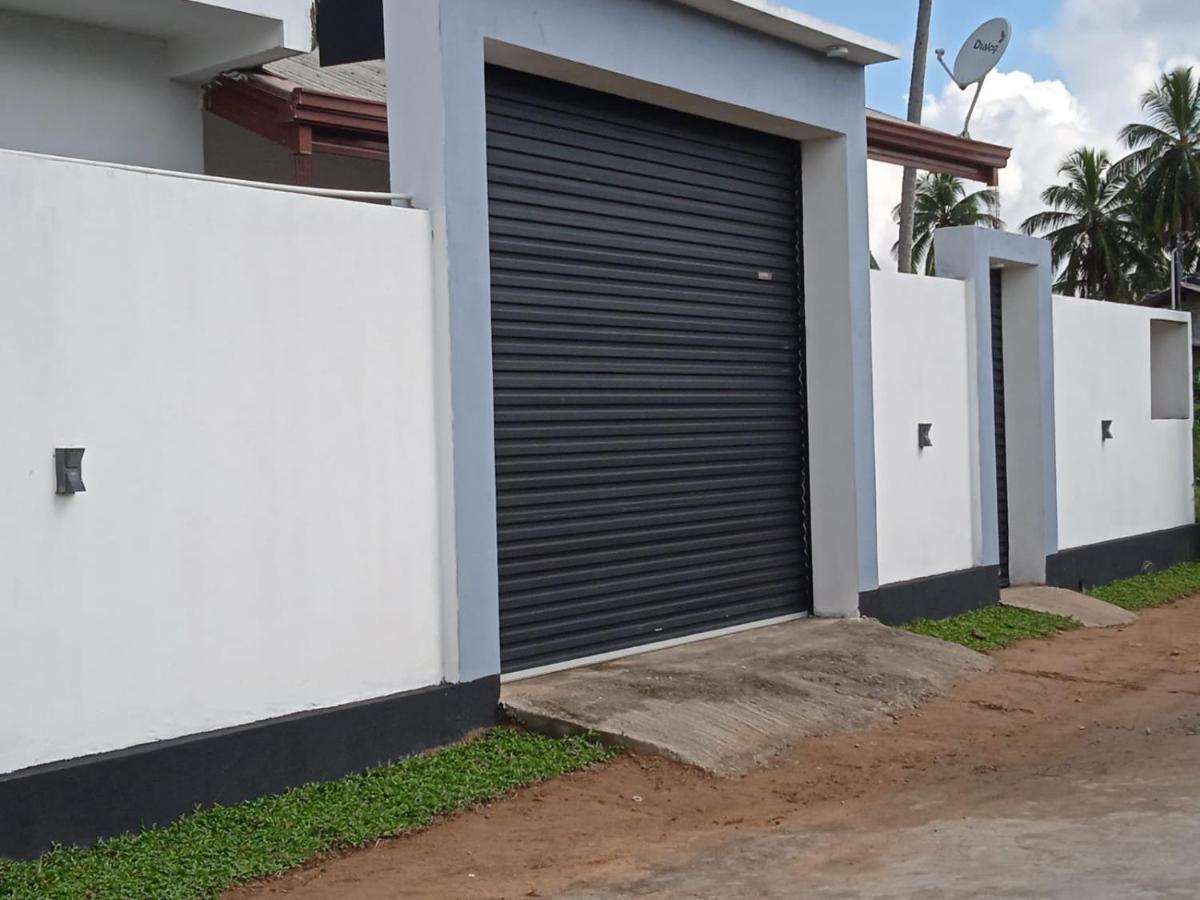 Queens Airport Residence Negombo Ngoại thất bức ảnh