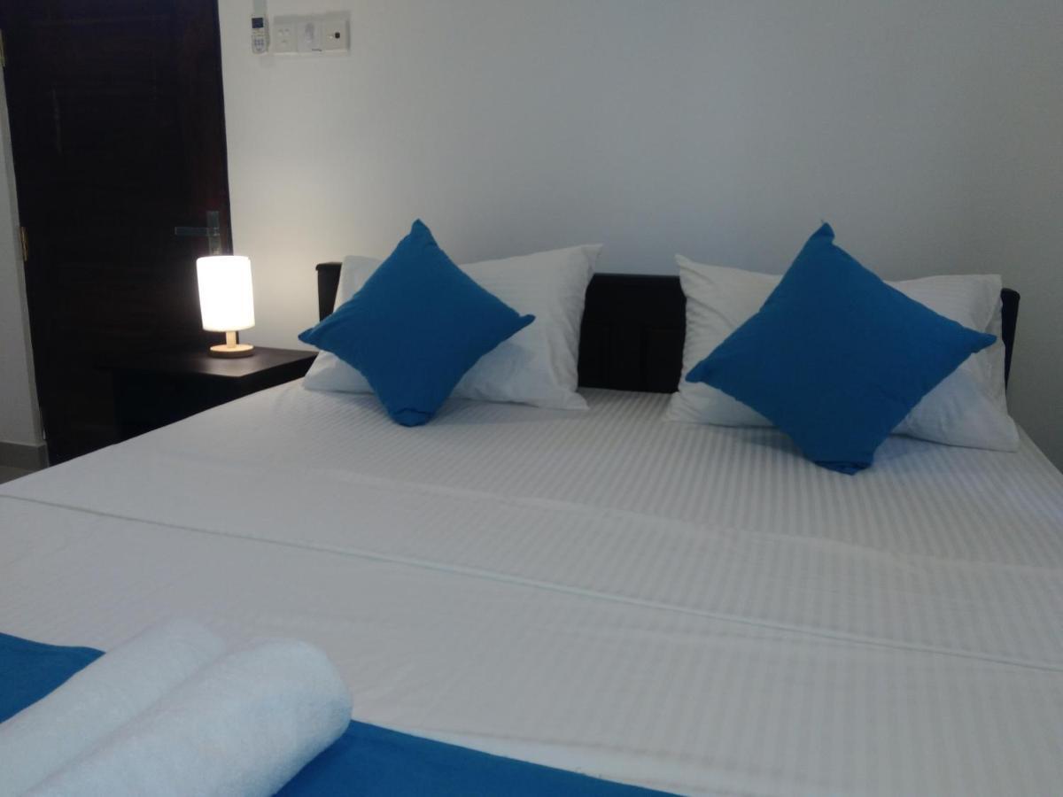 Queens Airport Residence Negombo Ngoại thất bức ảnh