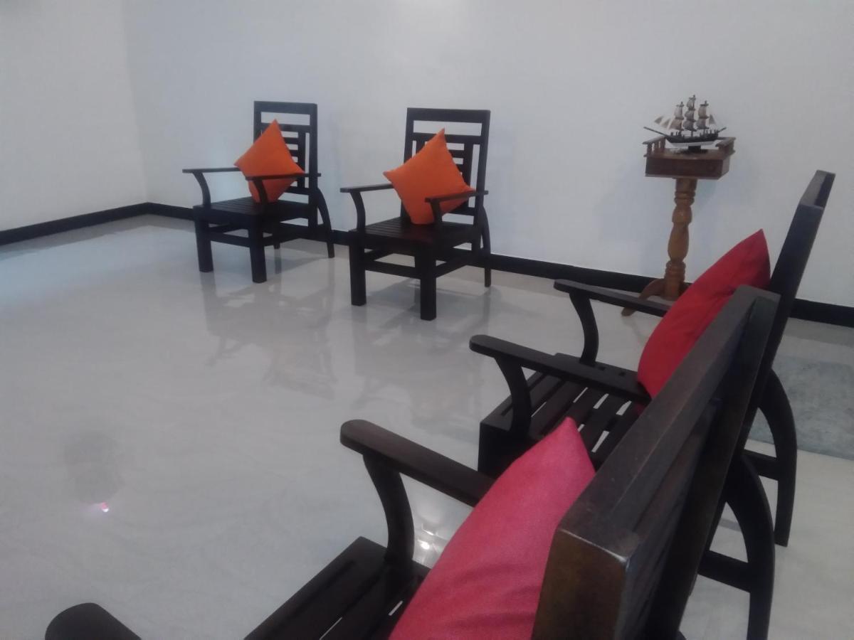 Queens Airport Residence Negombo Ngoại thất bức ảnh